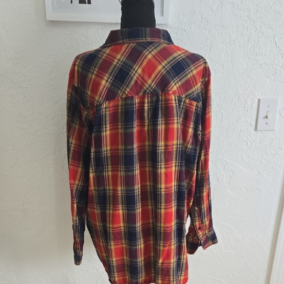 Time and Tru Red and Blue Plaid Casual Button Down Shirt - Picture 3 of 3